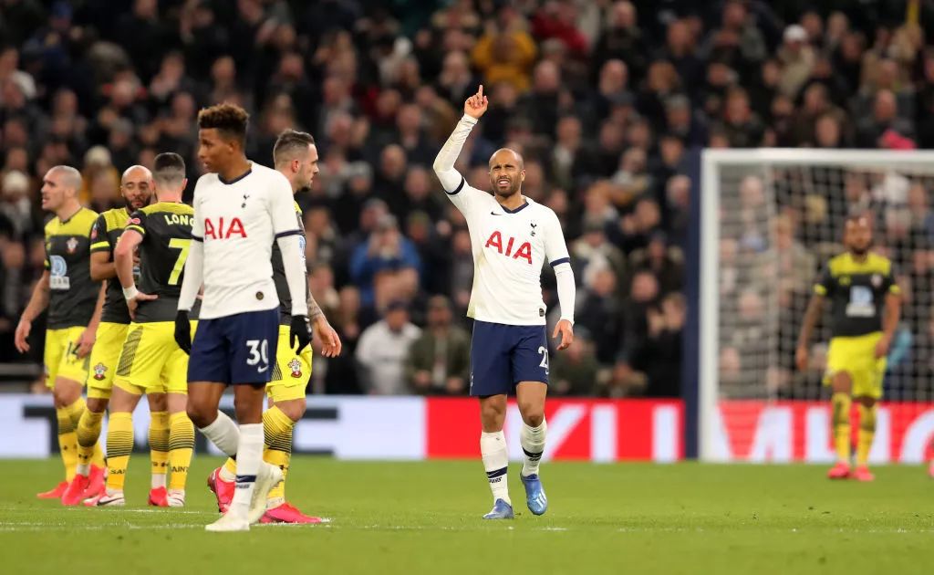 芬兰队在比赛中发挥出色，取得胜利