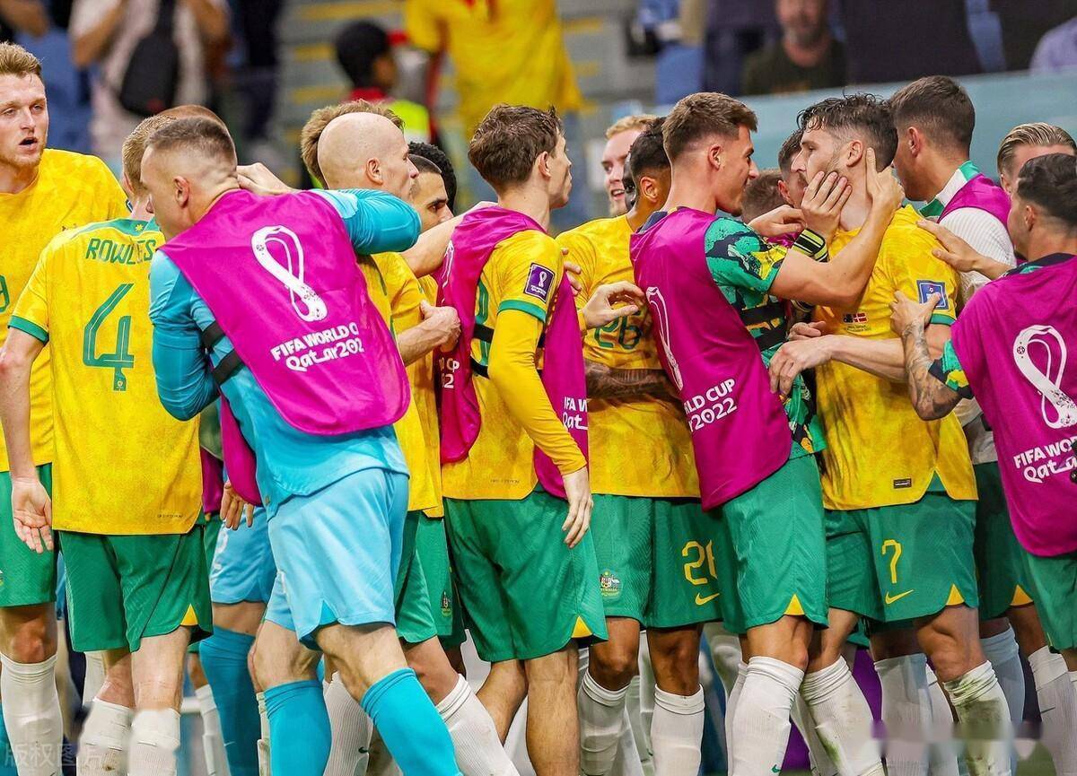 包含澳大利亚球队实力雄厚晋级下一阶段的词条