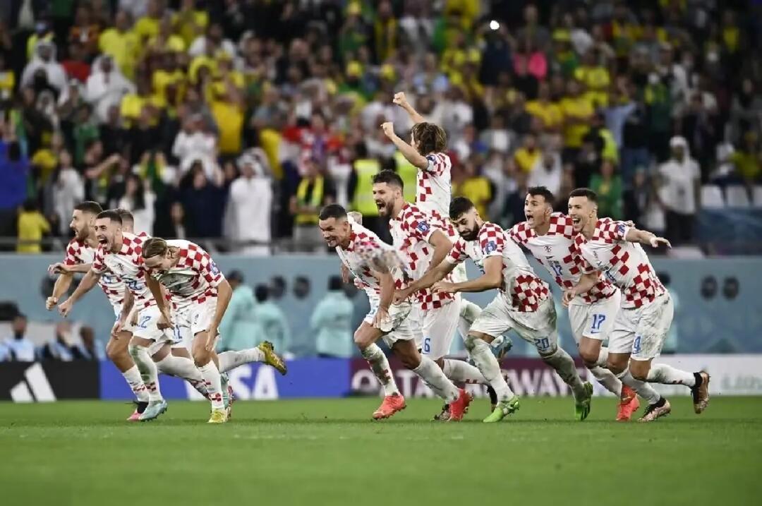 克罗地亚队客场获胜，赢得关键比赛