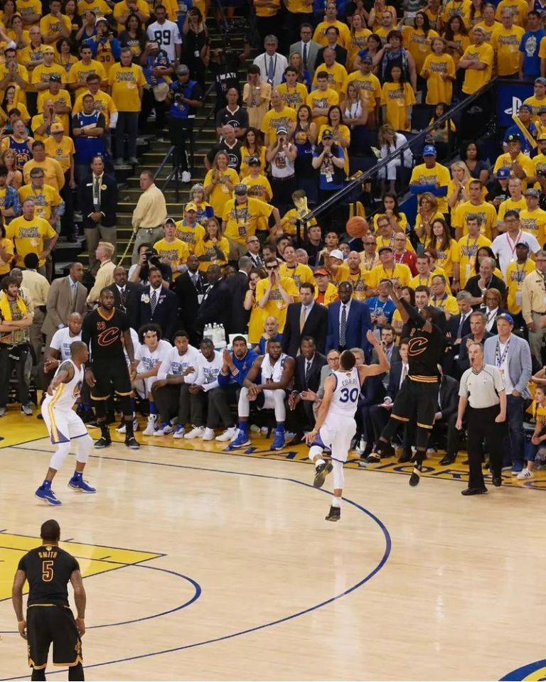 勒布朗-詹姆斯领衔骑士队逆转夺得总冠军