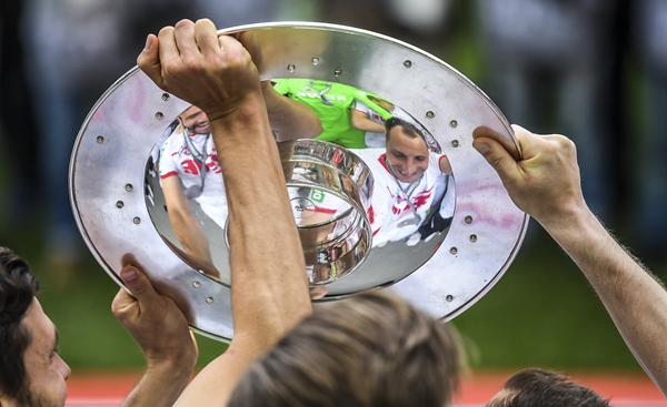 雷根斯堡队夺取胜利迈向冠军的简单介绍 雷根斯堡队夺取胜利迈向冠军的简单介绍