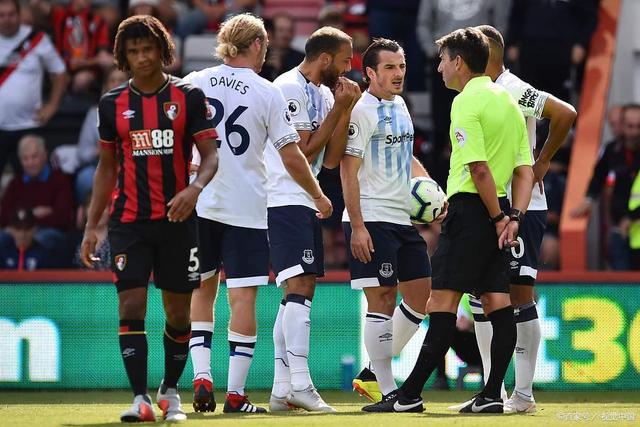 沙尔克04客场顽强逼平,表现出色 沙尔克04客场顽强逼平,表现出色