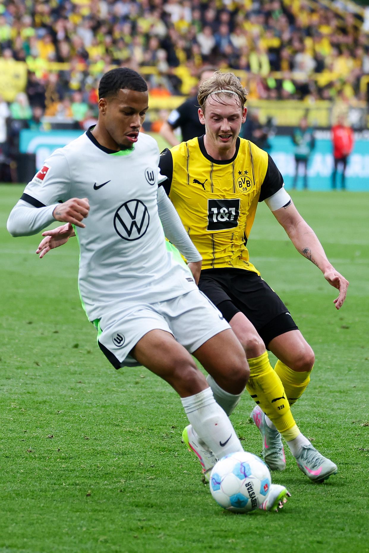 包含沃尔夫斯堡队取得了杰出表现的词条