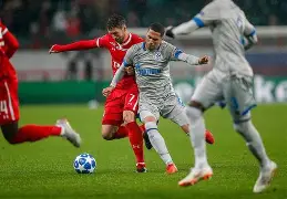 沙尔克04凭借艰难战胜弗伦斯堡，成功摆脱倒数第二的厄运