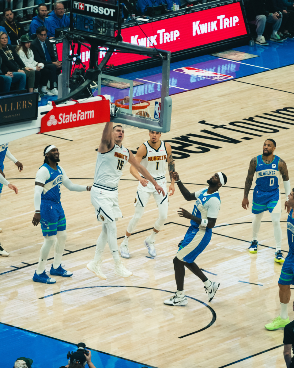 雄鹿大胜，字母哥连续第五场比赛20+得分的简单介绍