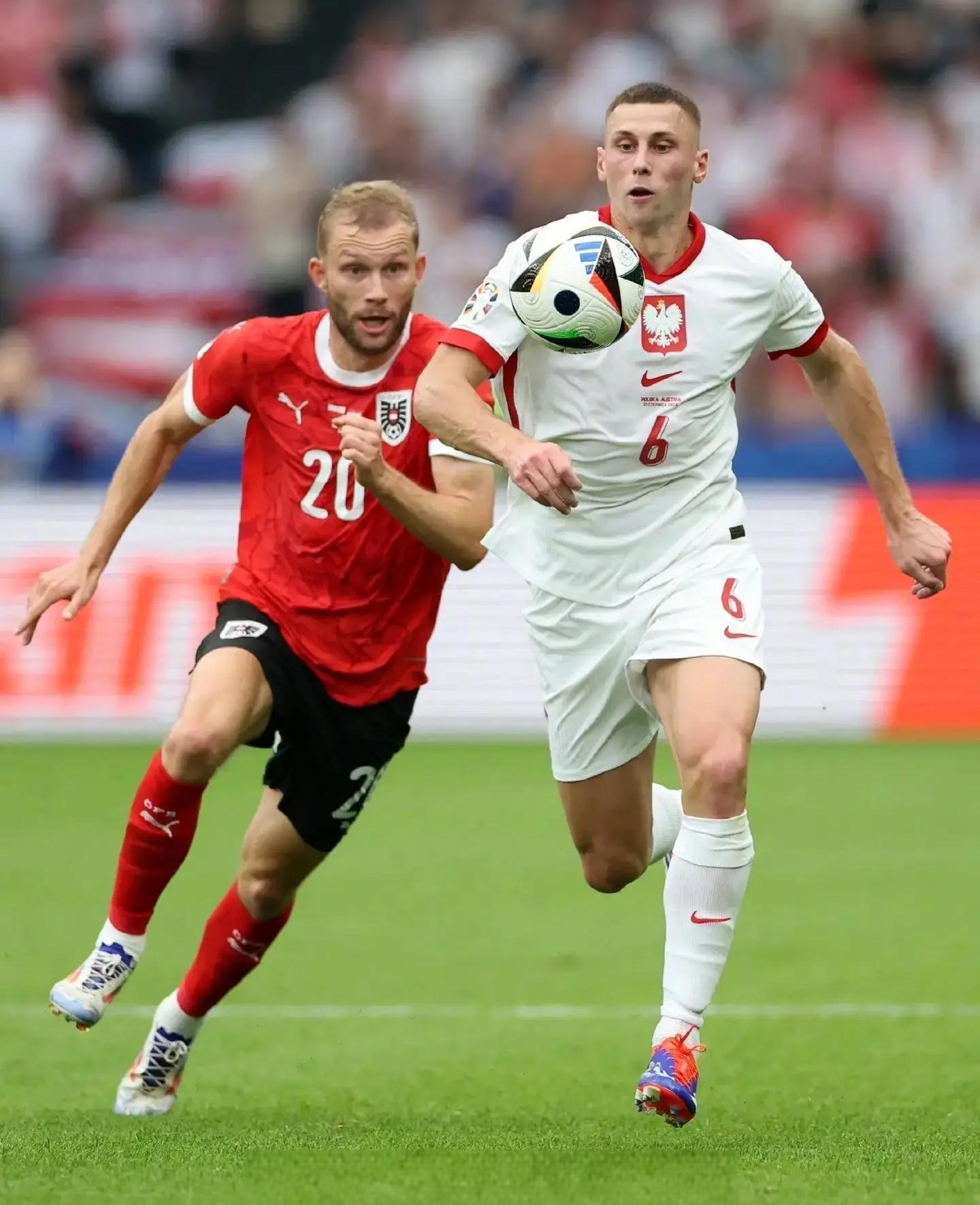 波兰队在激烈比拼中晋级,闯入欧洲杯淘汰赛的简单介绍 波兰队在激烈比拼中晋级,闯入欧洲杯淘汰赛的简单介绍